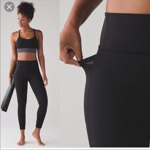 Lululemon fit physique tight